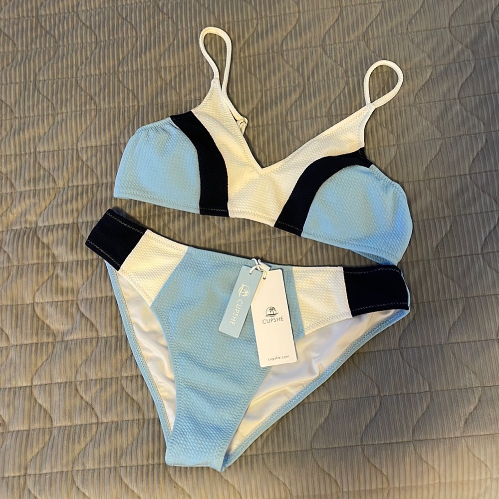 CupShe Bikini Set. Size Medium.
